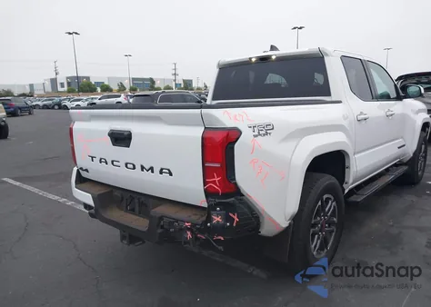 2024 Toyota Tacoma Double Cab/Sr5/Trd Sport/Trd Off Road/Ltd z USA, uszkodzony, nr VIN 3TMLB5JN8RM044773